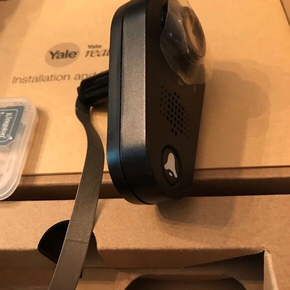 Yale Digital Door Viewer - Picture 3 of 8